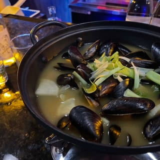 MUSSEL SOUP 홍합탕