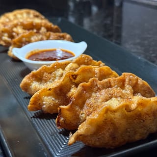 Pork & Vegi Mandu 고기만두 튀김